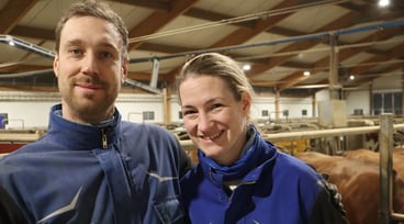 Hulda Wirsén och Johan Liljebäck i sitt kostall  i Överkalix
