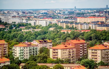Vy över lägenhetshus i Stockholm