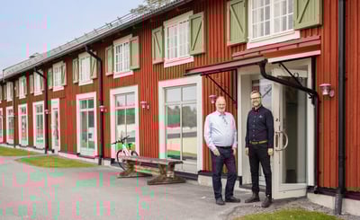 Magnus och Anders står utanför kontoret i Östersund
