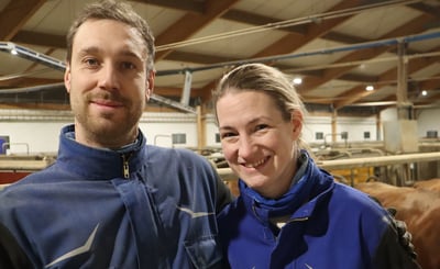 Hulda Wirsén och Johan Liljebäck i sitt kostall  i Överkalix
