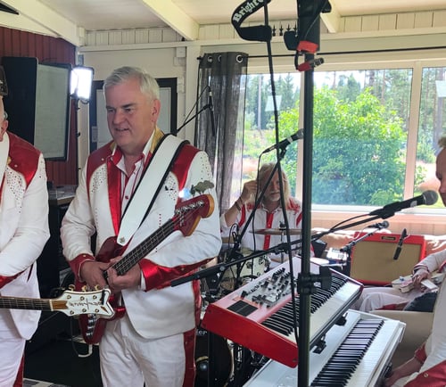 Dansbandet Larz-Kristerz med sina instrument