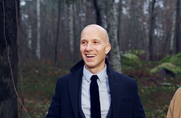 Porträtt av Martin Kihlberg i skogen