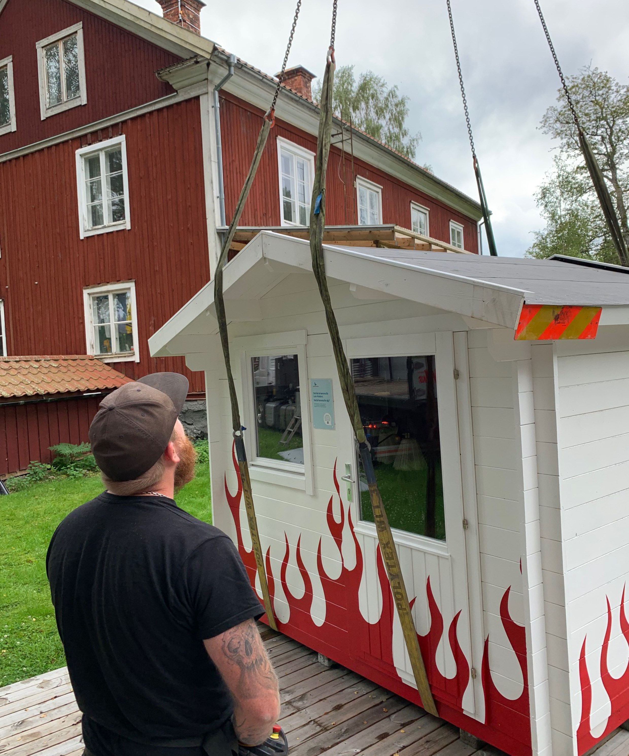 Friggeboden anländer till sitt nya hem i Svartå